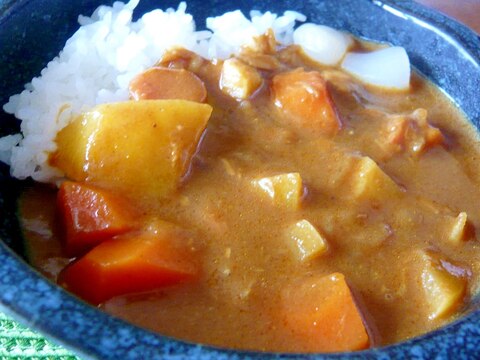 ♥　にんにくたっぷり！サラミ＆シーチキンカレー　♥